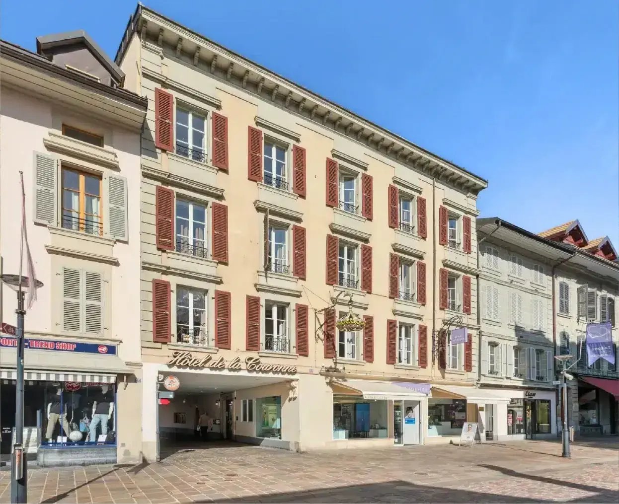 La Couronne   Hero - 1245x1014-50